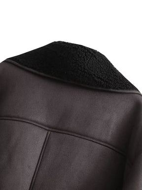 Casaco Feminino Oversized Peluciado em Couro PU com Botões e Bolsos - Viena