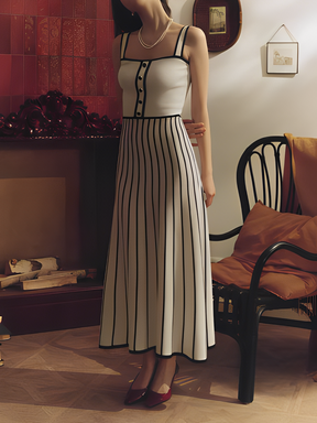 Vestido Feminino Midi Tricô Listrado com Modelagem Evasê - Estela