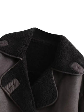 Casaco Feminino Oversized Peluciado em Couro PU com Botões e Bolsos - Viena