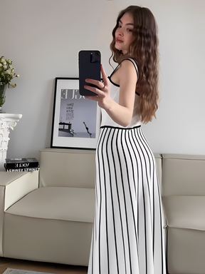 Vestido Feminino Midi Tricô Listrado com Modelagem Evasê - Estela