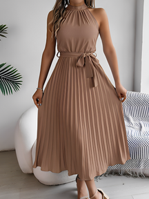 Vestido Feminino Midi Plissado com Decote Halter e Faixa na Cintura - Bianca