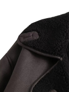 Casaco Feminino Oversized Peluciado em Couro PU com Botões e Bolsos - Viena